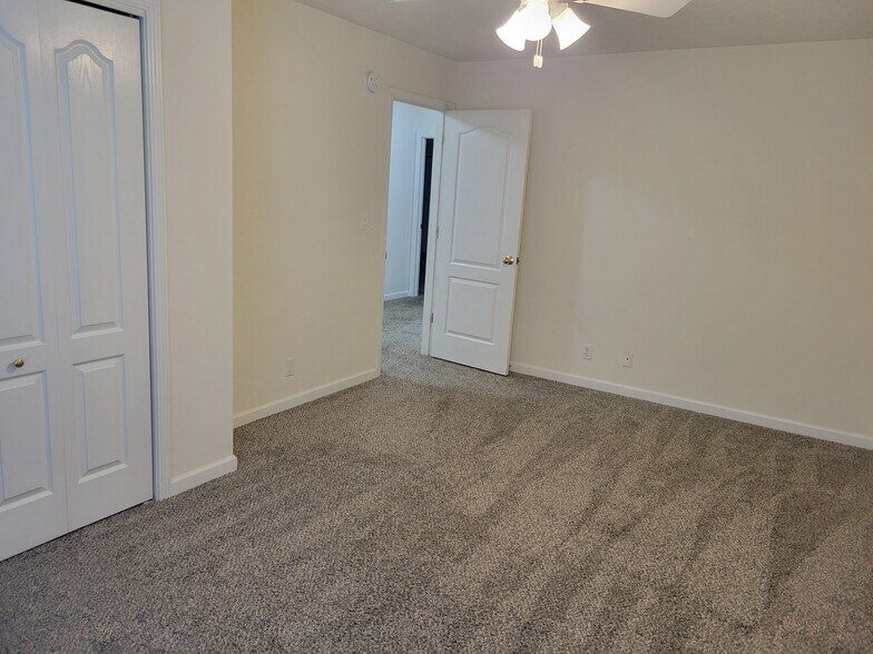 Building Photo - 614 Vineyards Ct