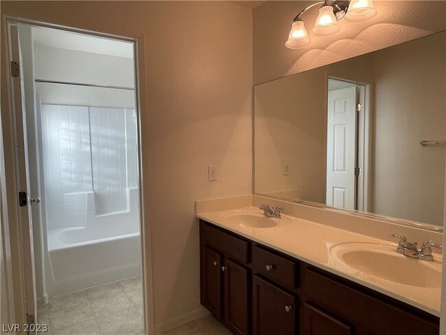 Building Photo - 5577 Pico Ferrera Ct