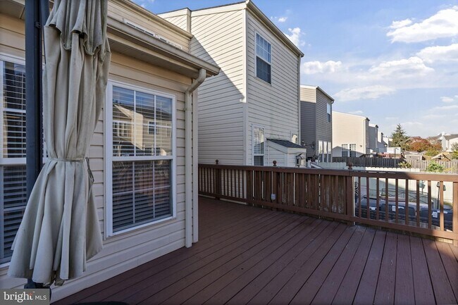 Building Photo - 5030 Finsbury Rd