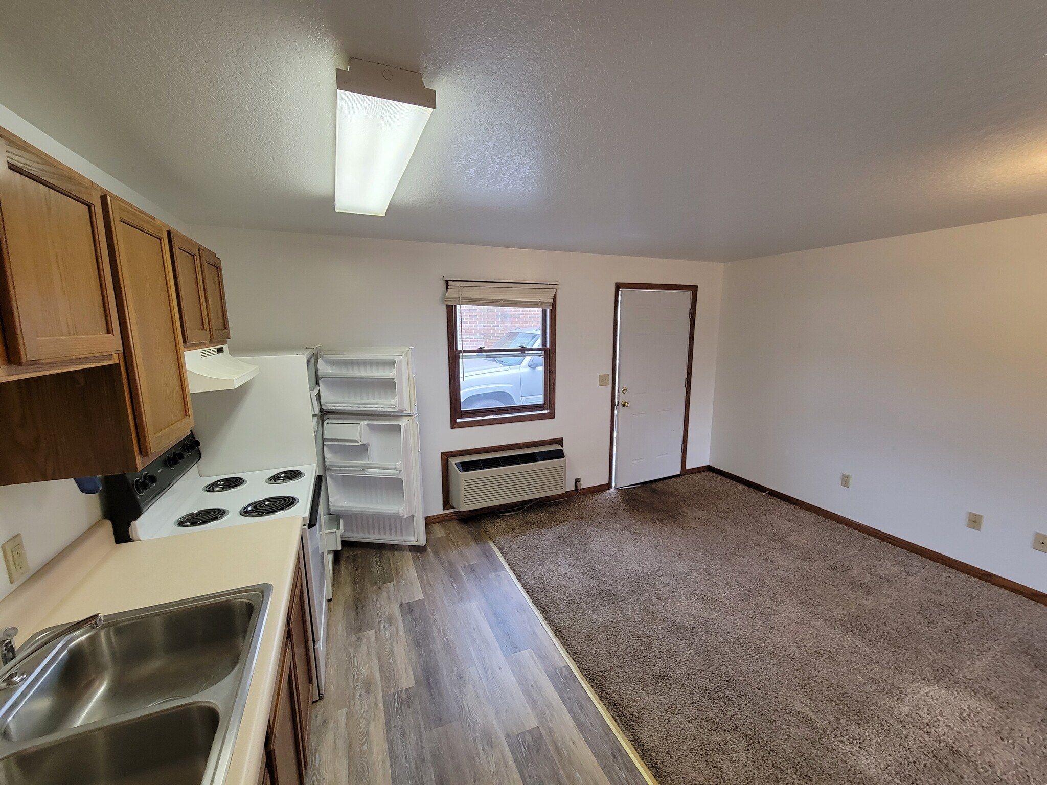 Building Photo - 616 2nd St