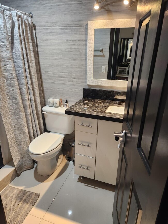 Building Photo - 12760 Spinnaker Ln