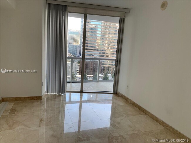 Building Photo - 475 Brickell Ave