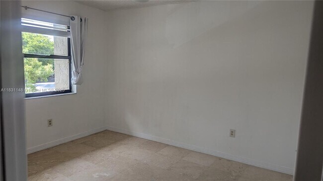 Building Photo - 491 Ives Dairy Rd