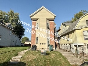 Building Photo - 110 S Cowen St Exd