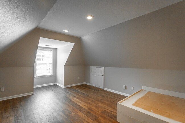 Building Photo - 8517 Horseshoe Bend Ln