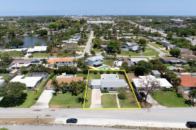 Building Photo - 5920 Lake Osborne Dr
