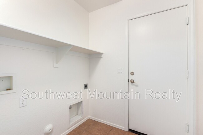 Building Photo - 33411 N Stone Ridge Dr