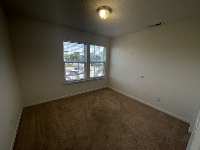 Building Photo - 985 Shenandoah Way