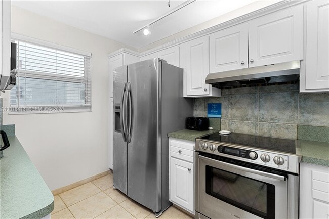 Building Photo - 1391 S Ocean Blvd