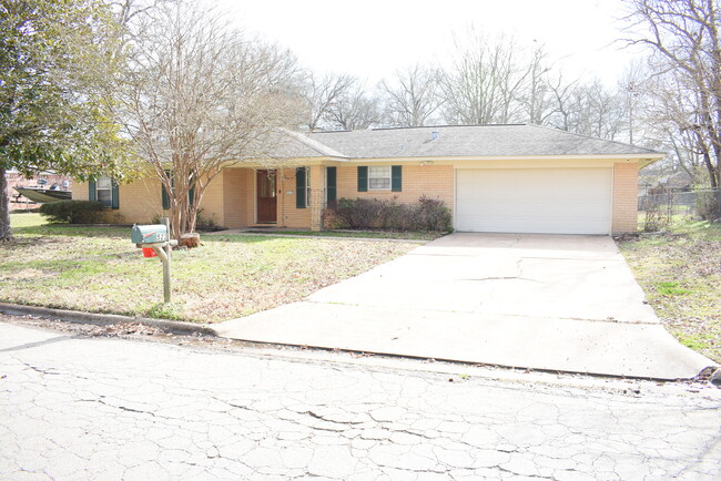 Primary Photo - 523 Arbor Oak Dr