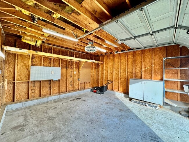 Building Photo - Fully-Updated 1st-Time Rental! Ready NOW! Pet Friendly w/Large, Detached Garage Workshop!