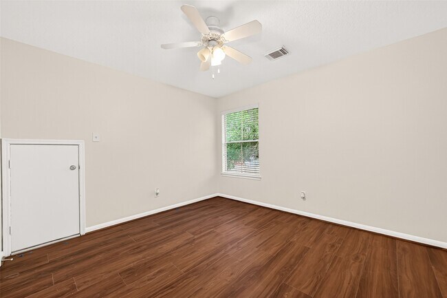 Building Photo - 12831 Dove Point Ln