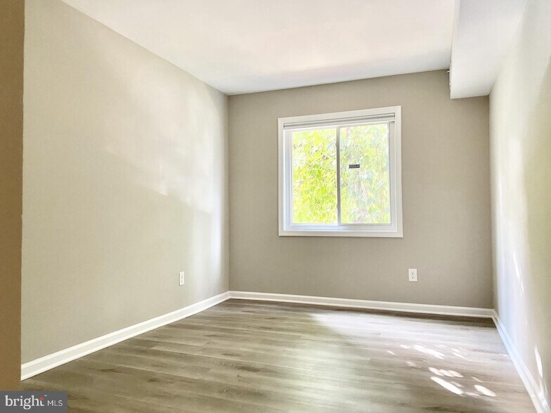 Building Photo - 6288 Rose Hill Ct