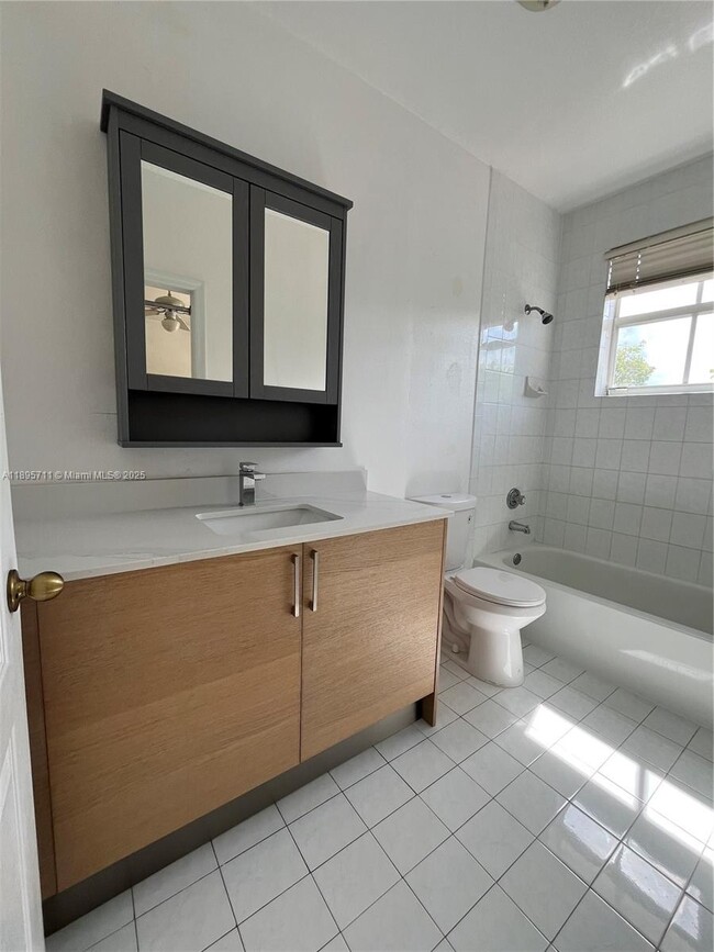 Building Photo - 10913 NW 43rd Ln