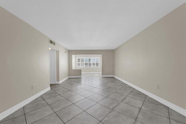 Building Photo - 8 Glencoe Pl