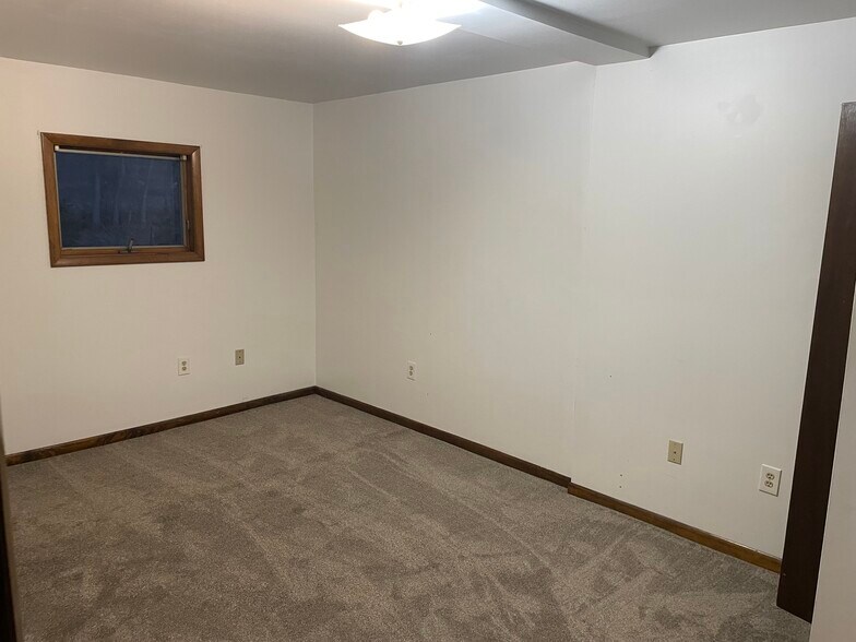 Building Photo - 315 East Brady Rd