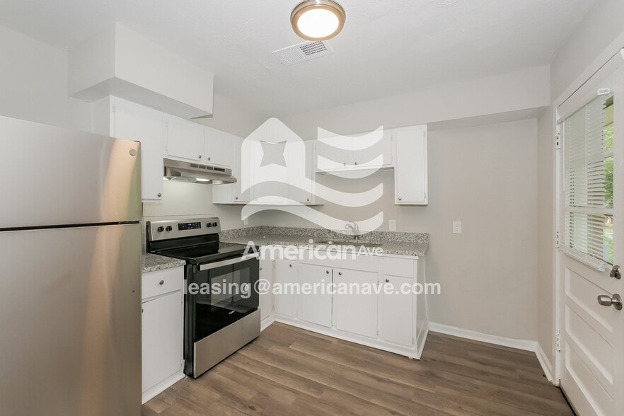 Building Photo - 4758 Wellborn Dr