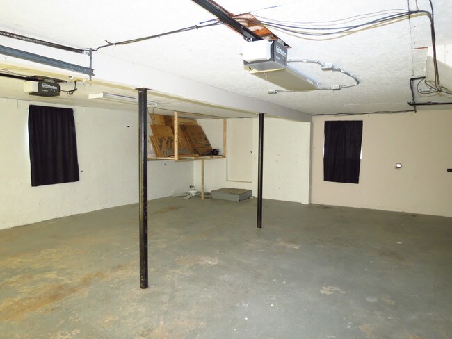 Building Photo - 122 Magnolia Dr