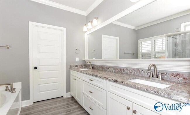 Building Photo - 138 Legacy Cove Dr SW
