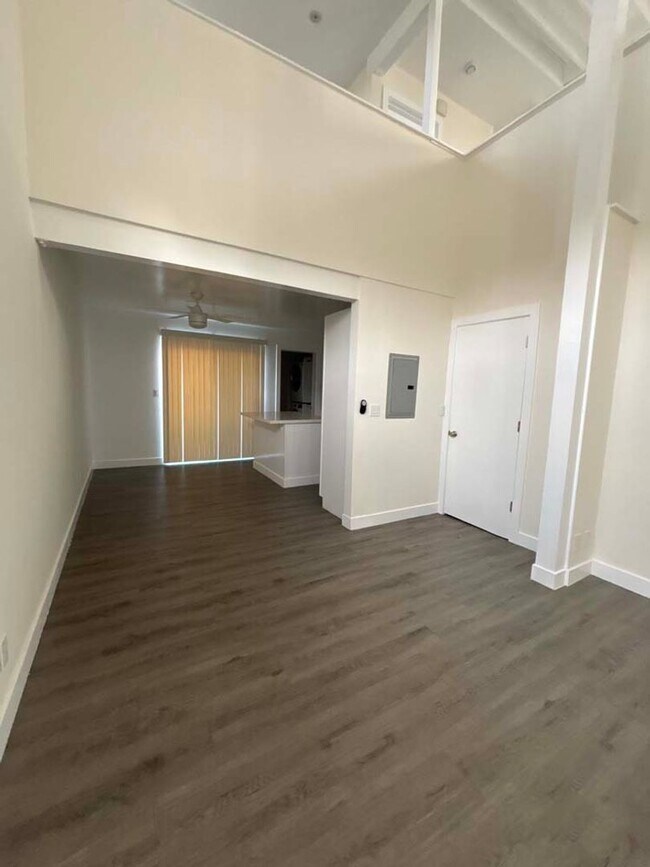 Building Photo - 915 Broadway St