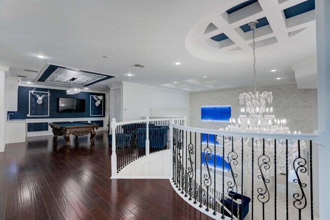 Building Photo - 131 Carmela Ct