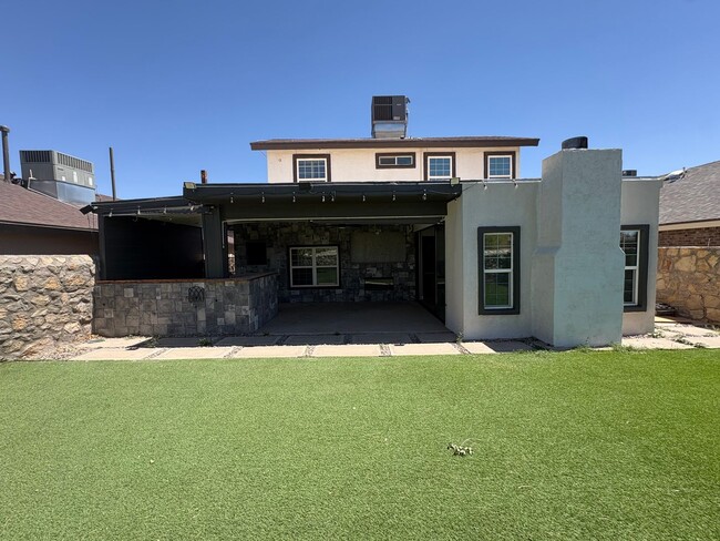 Building Photo - Home for rent in Socorro