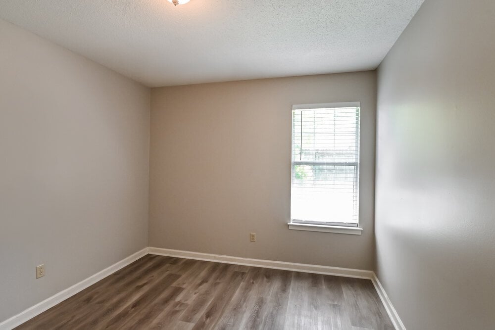 Building Photo - 8389 Palm Springs Dr