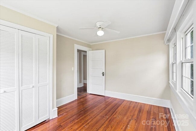 Building Photo - 904 Edgewood Cir