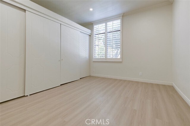 Building Photo - 10470 Riverside Dr