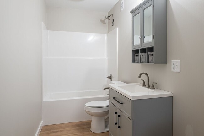 Building Photo - Large New Construction Rental - Old Fort