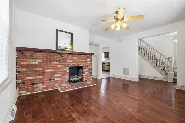 Building Photo - 112 De Witt Street Unit