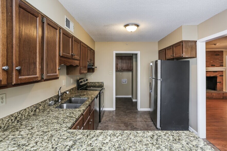 Building Photo - 8123 Cairn Dr