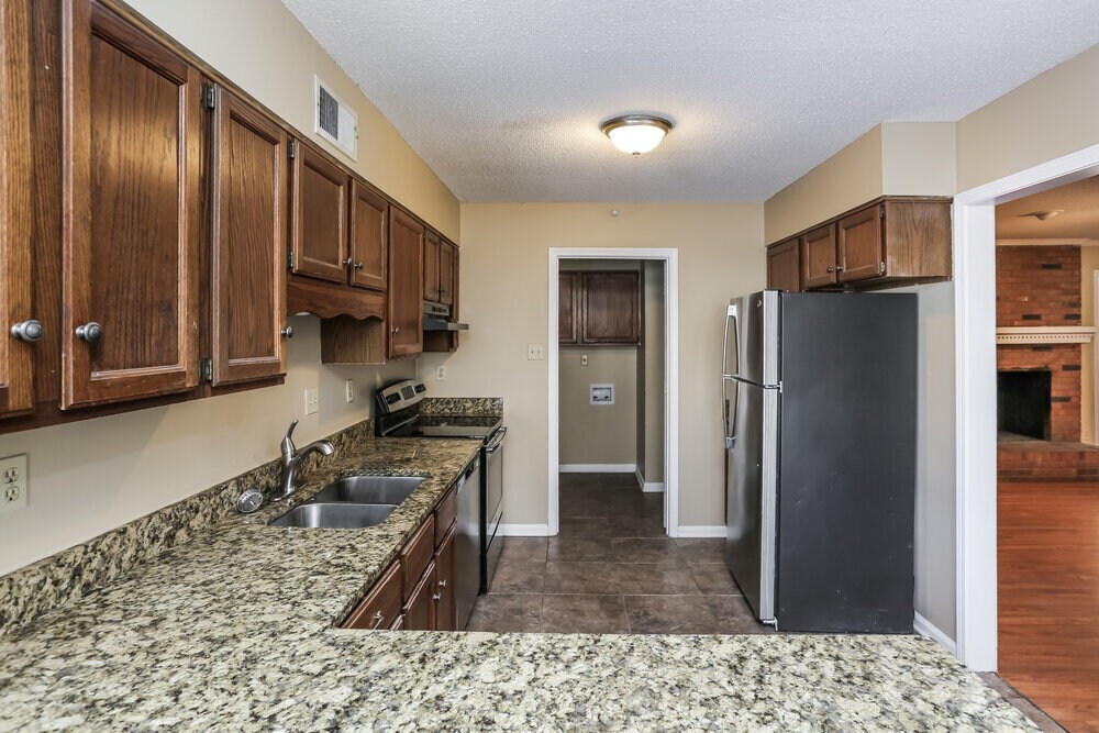 Building Photo - 8123 Cairn Dr