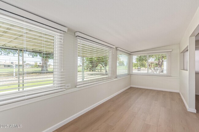 Building Photo - 12640 N Pebble Beach Dr