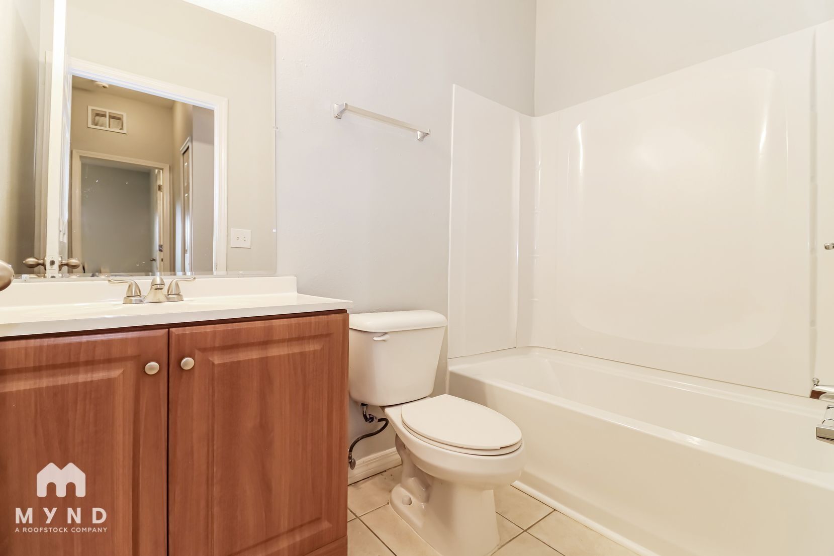 Building Photo - 2218 E Ida St