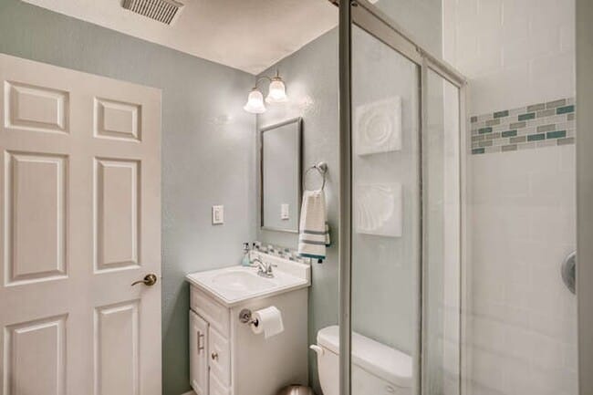 Building Photo - Evolve Real Estate: Meticulous Executive 4...