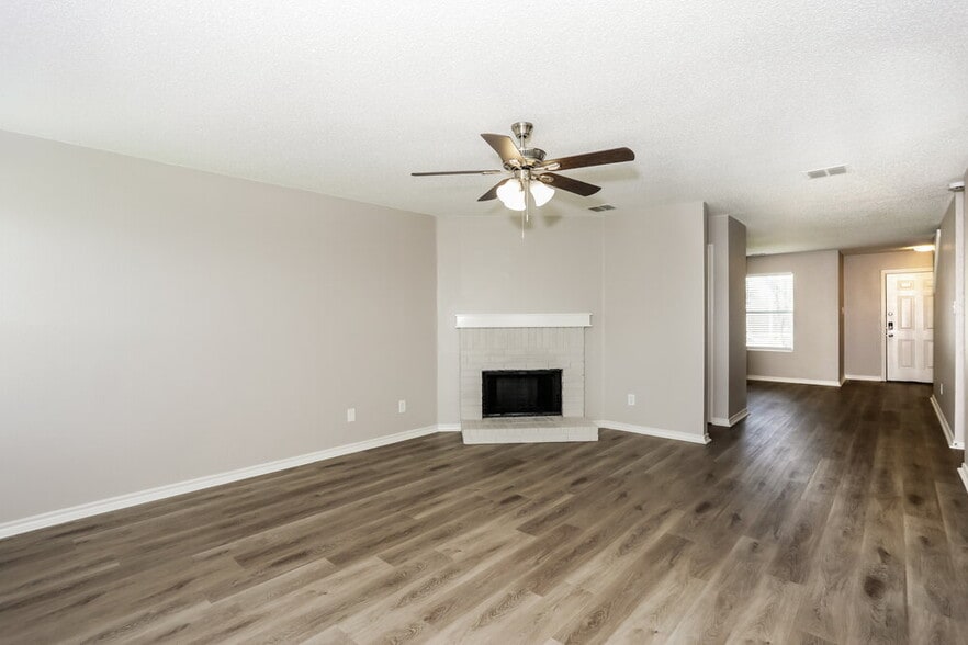 Building Photo - 4349 Meadowknoll Dr