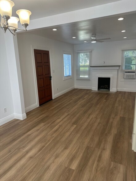 Living room - 5412 Baldwin Ave