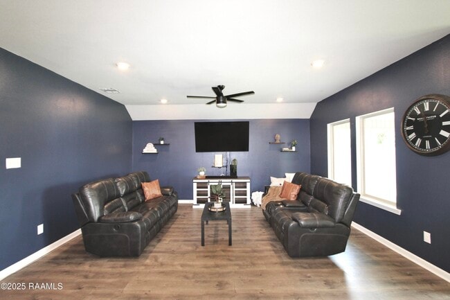 Building Photo - 205 Acadian Lk Dr