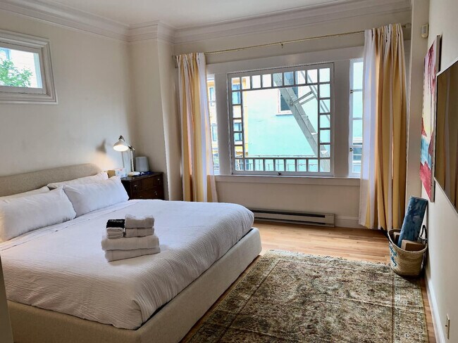 Building Photo - 1224 Sacramento St