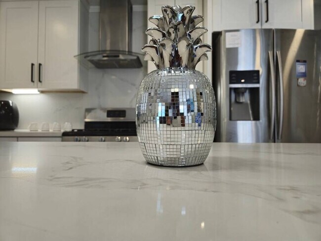 Building Photo - 1063-67 Gillespie Dr