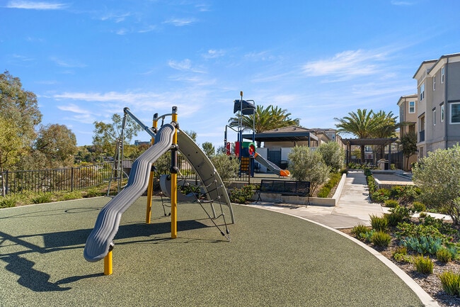 Building Photo - 1219 Sunrise View