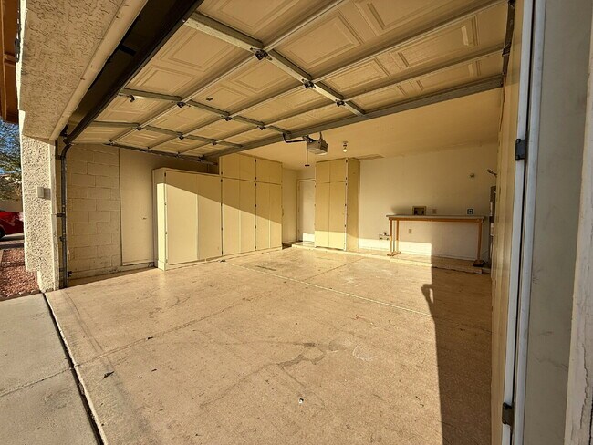 Building Photo - "Charming 3-Bed Oasis with Scenic Views in...