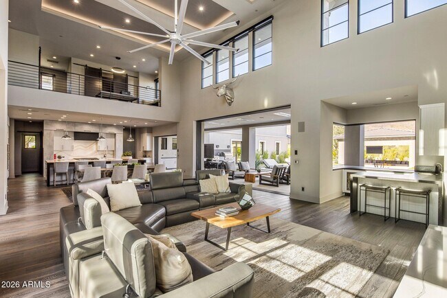 Building Photo - 10110 E Siesta Ln