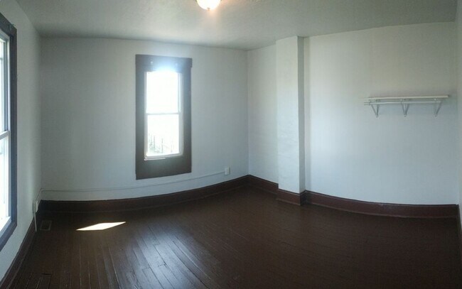 Building Photo - 489 -491 E Morrill Ave