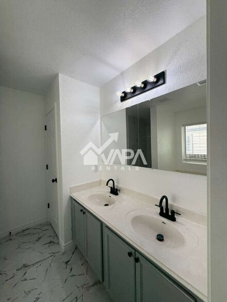 Building Photo - 9159 Everton