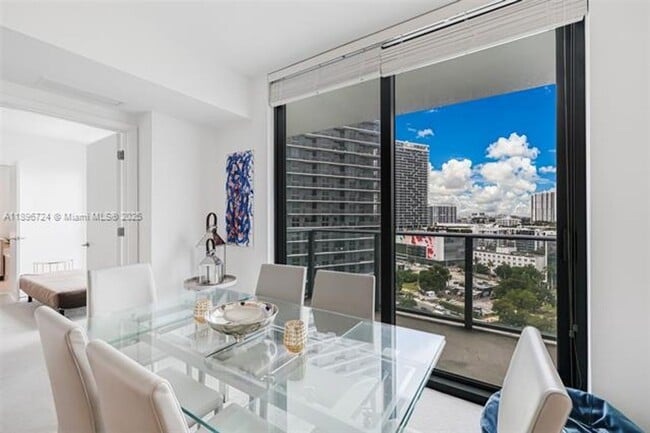 Building Photo - 501 NE 31st St