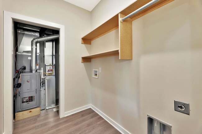 Building Photo - 5434 N Gray Dr