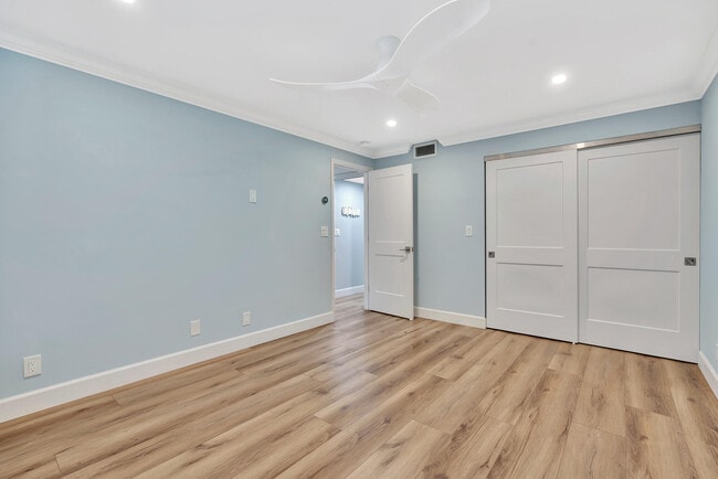 Building Photo - 911 Ocean Dr