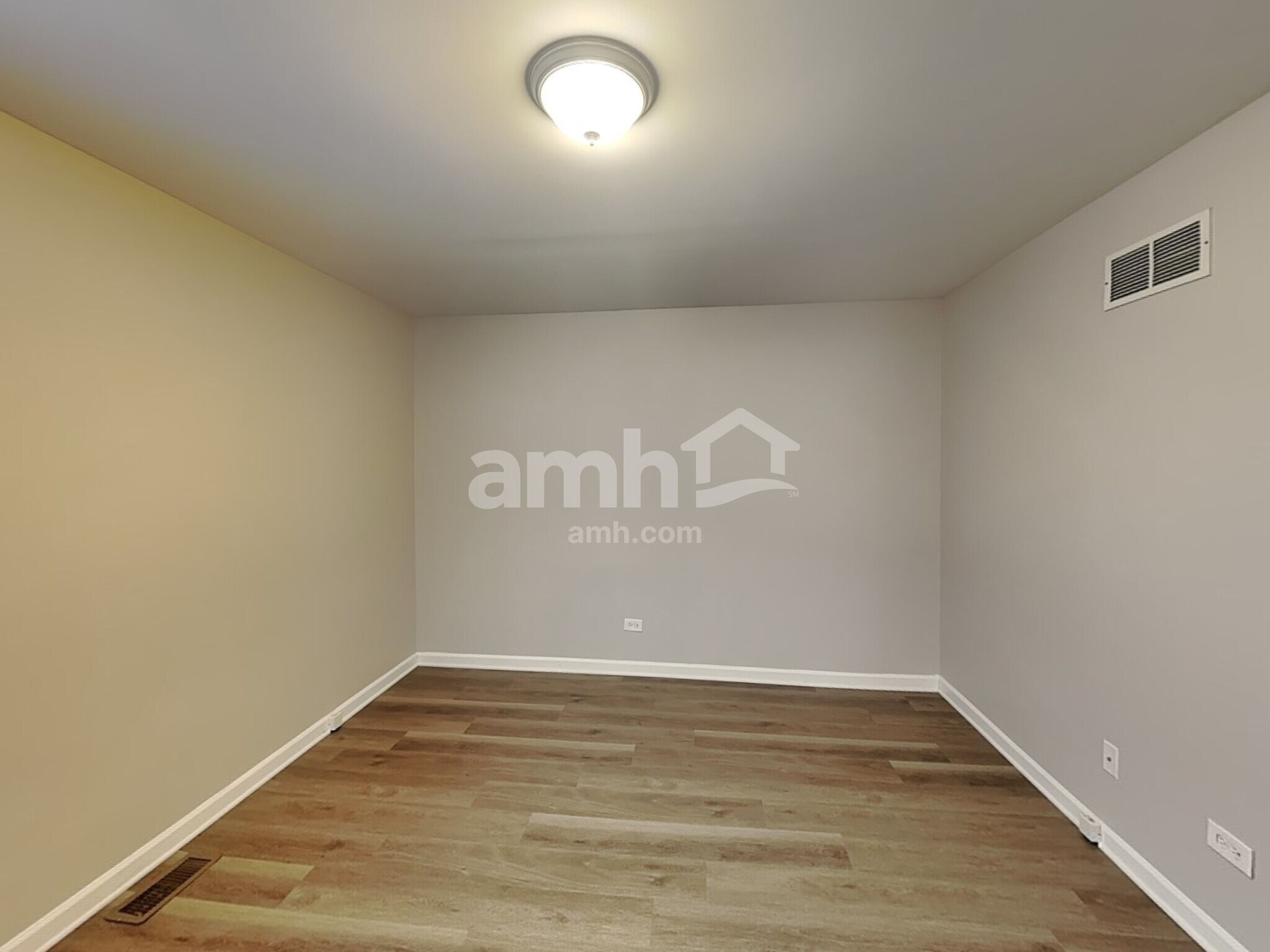 Building Photo - 2202 Henning Pl